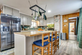 Charming Wilton Vacation Rental with Fire Pit